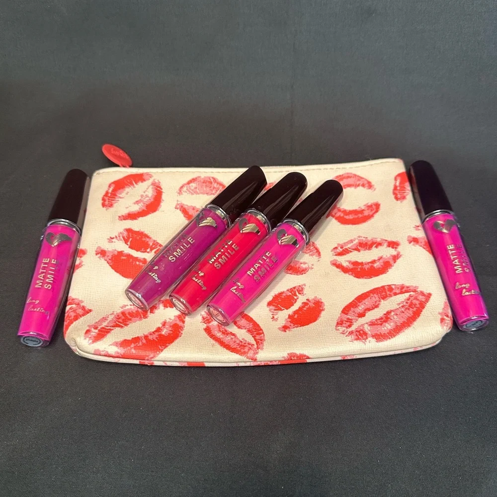 Ipsy Red Lips Glam Bag & Lip Gloss Bundle